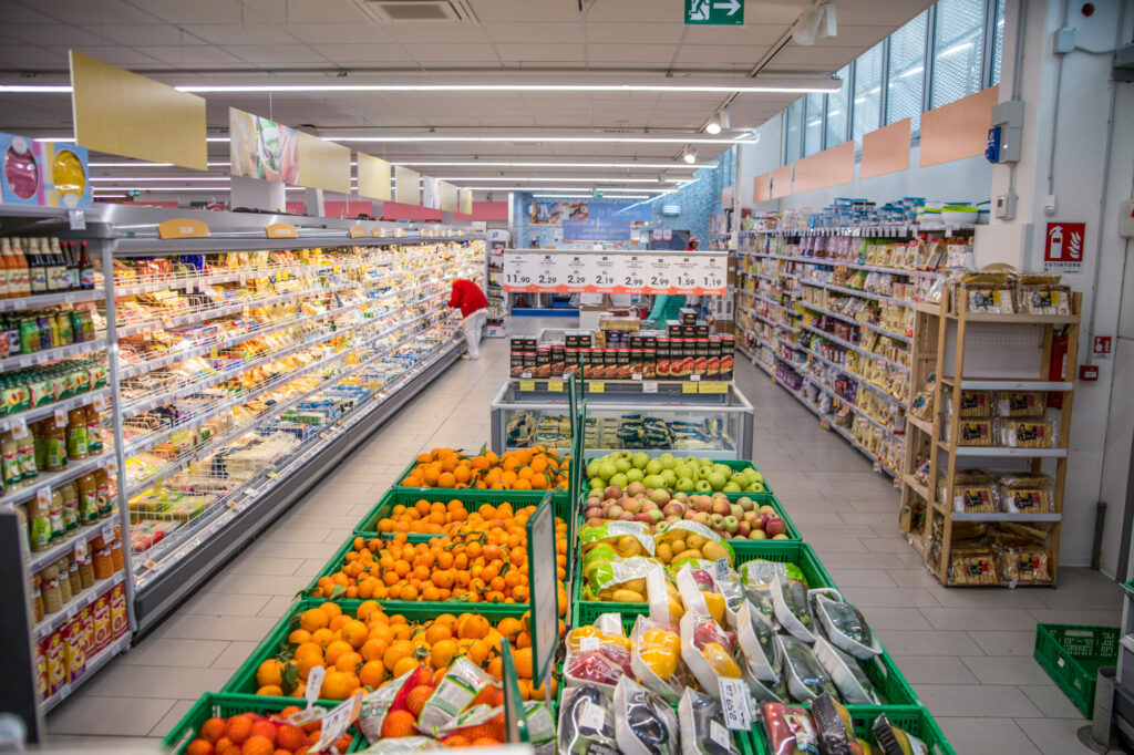 Interno di supermercato